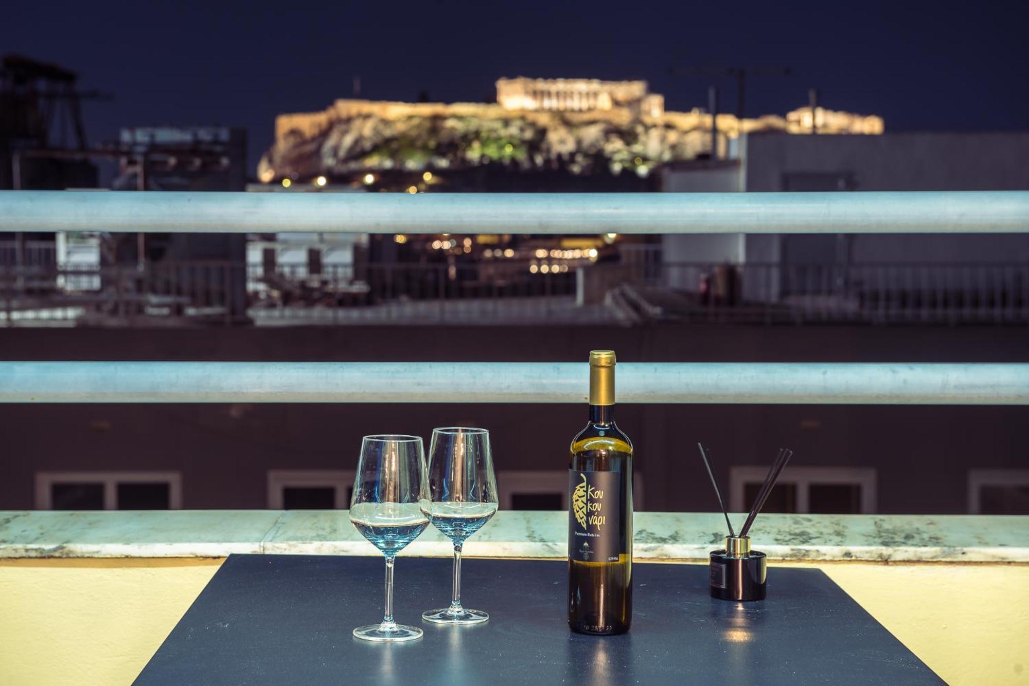 Acropolis View Mini Sky Suite & Hot Tub Atene Esterno foto