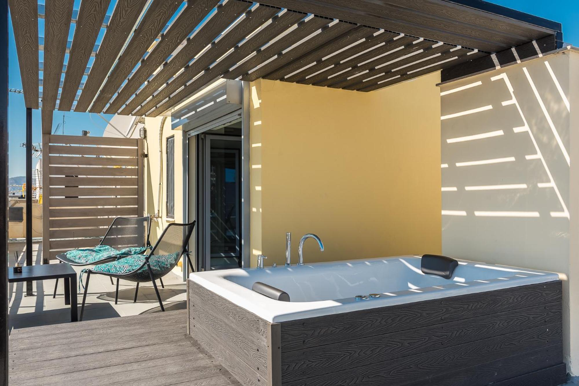 Acropolis View Mini Sky Suite & Hot Tub Atene Esterno foto