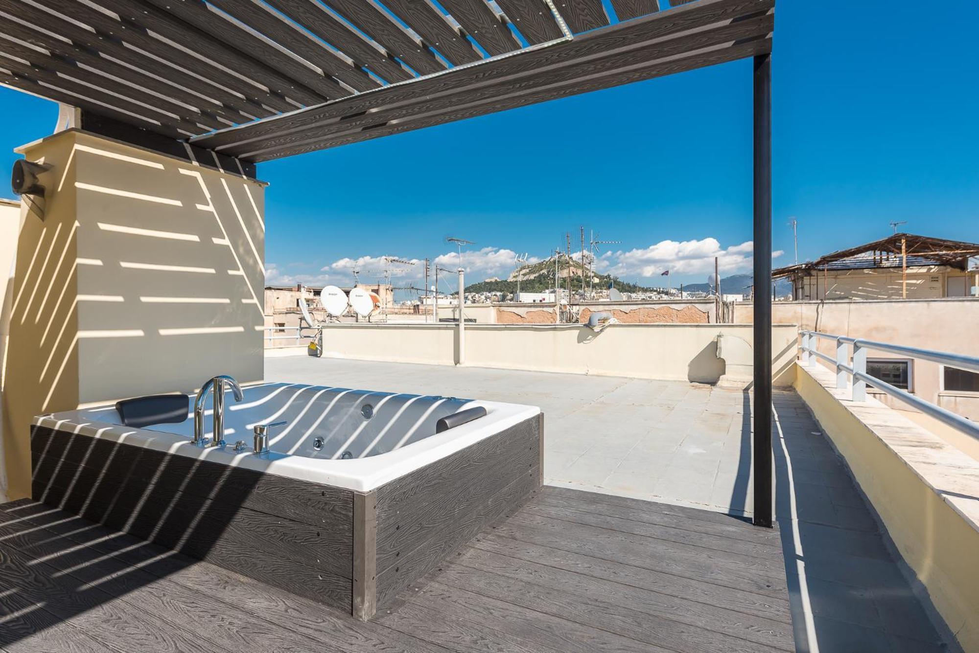 Acropolis View Mini Sky Suite & Hot Tub Atene Esterno foto